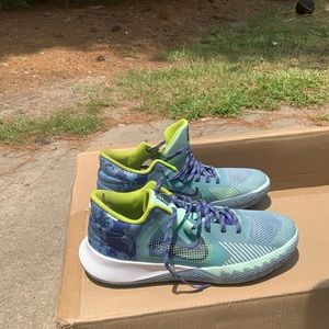 Brand new Kyrie Irvin Men’s Nikes. Size 10 1/2